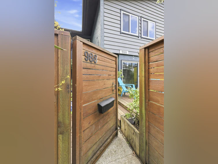 988 Howie Avenue, Coquitlam, BC, V3J 1T3 - 3
