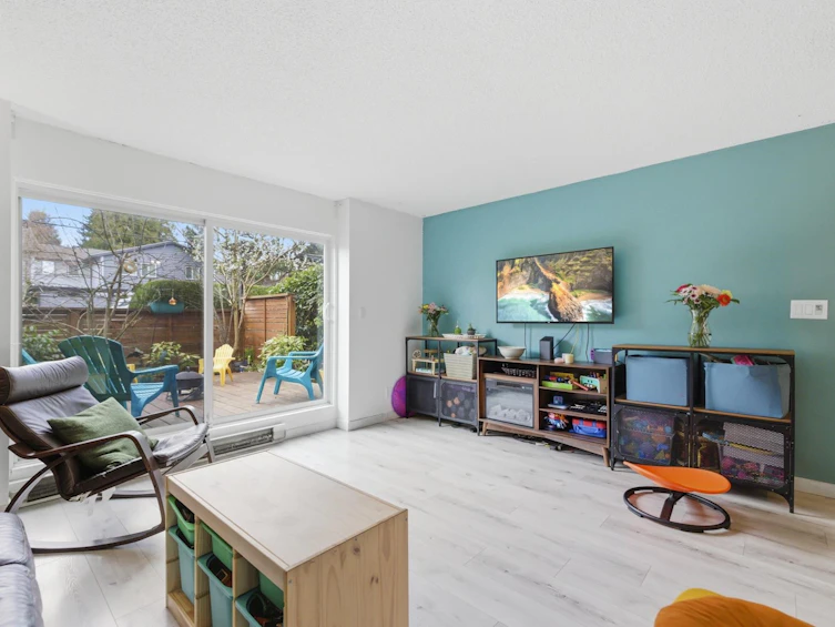 988 Howie Avenue, Coquitlam, BC, V3J 1T3 - 9