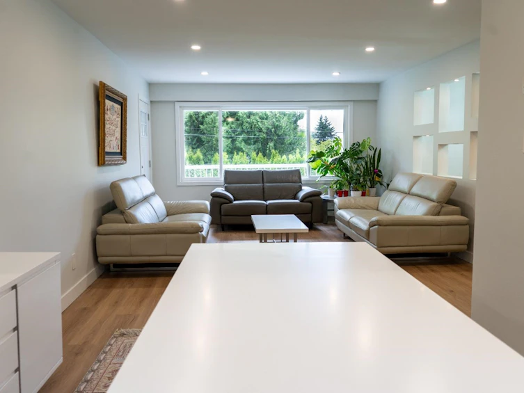 356 W Queens Road, North Vancouver, BC, V7N 2K5 - 2