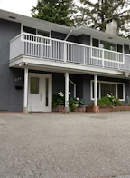 356 W Queens Road