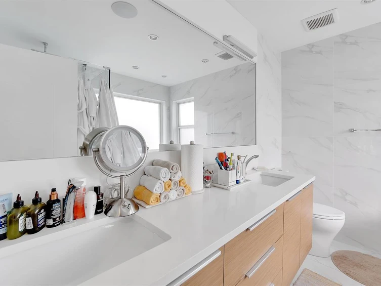 356 W Queens Road, North Vancouver, BC, V7N 2K5 - 10