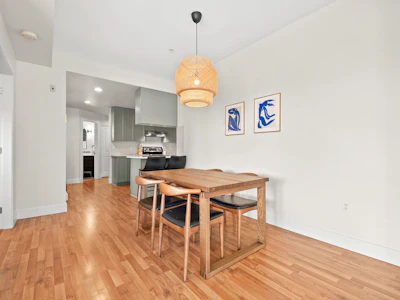 314-15368 16a Avenue - 5