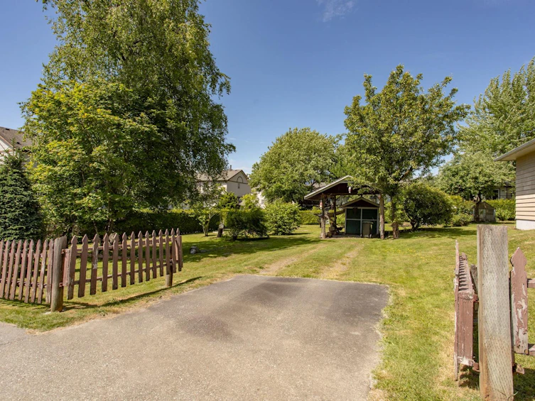 2349 Lobb Avenue, Port Coquitlam, BC, V3C 1M7 - 8