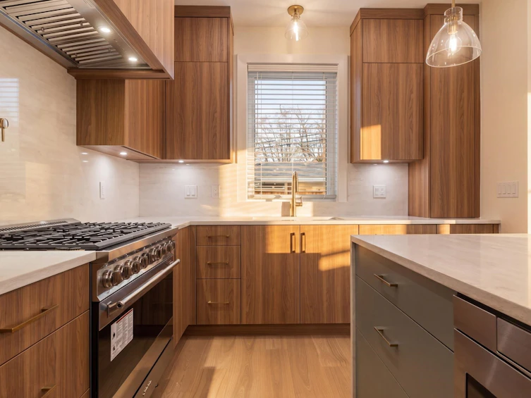 2055 E 4th Avenue, Vancouver, BC, V5N 1K5 - 8