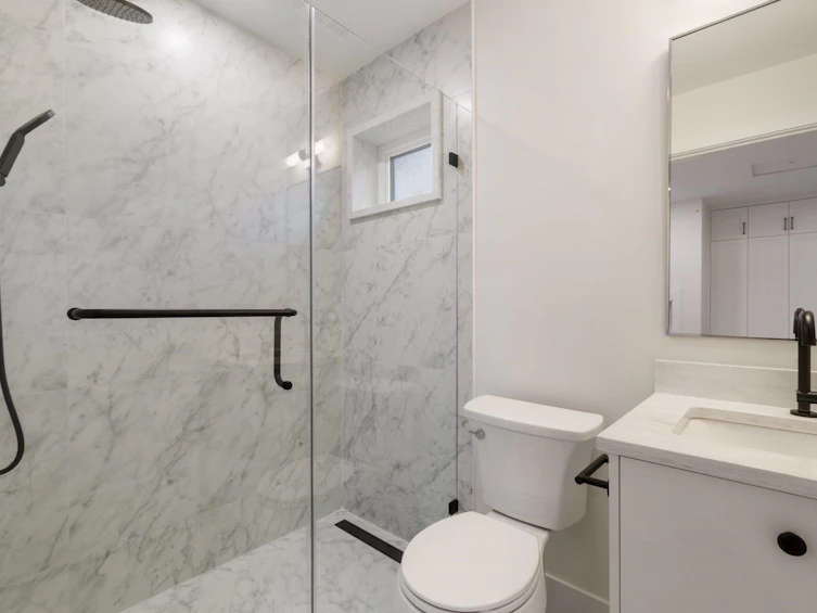 2055 E 4th Avenue, Vancouver, BC, V5N 1K5 - 25