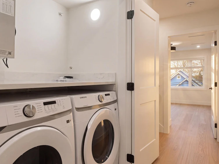 2055 E 4th Avenue, Vancouver, BC, V5N 1K5 - 19