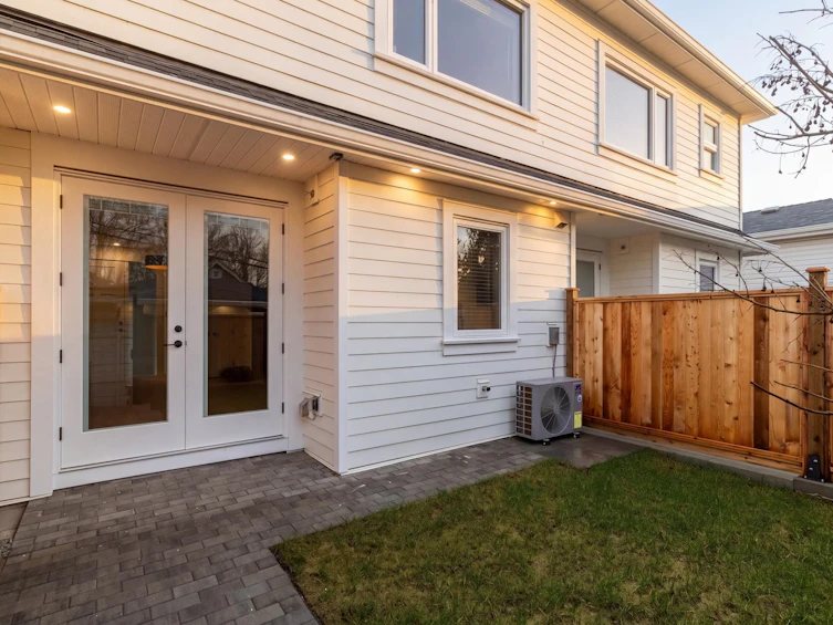 2055 E 4th Avenue, Vancouver, BC, V5N 1K5 - 28