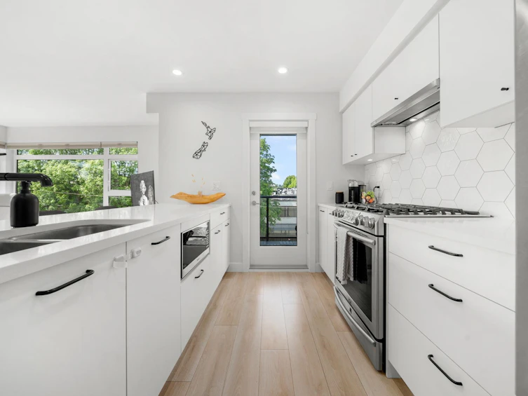 307-1519 Crown Street, North Vancouver, BC, V7J 1G6 - 13
