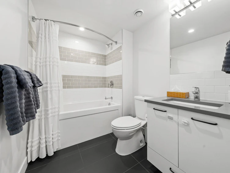 307-1519 Crown Street, North Vancouver, BC, V7J 1G6 - 26