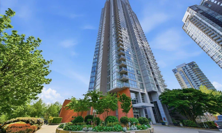 2002-1408 Strathmore Mews