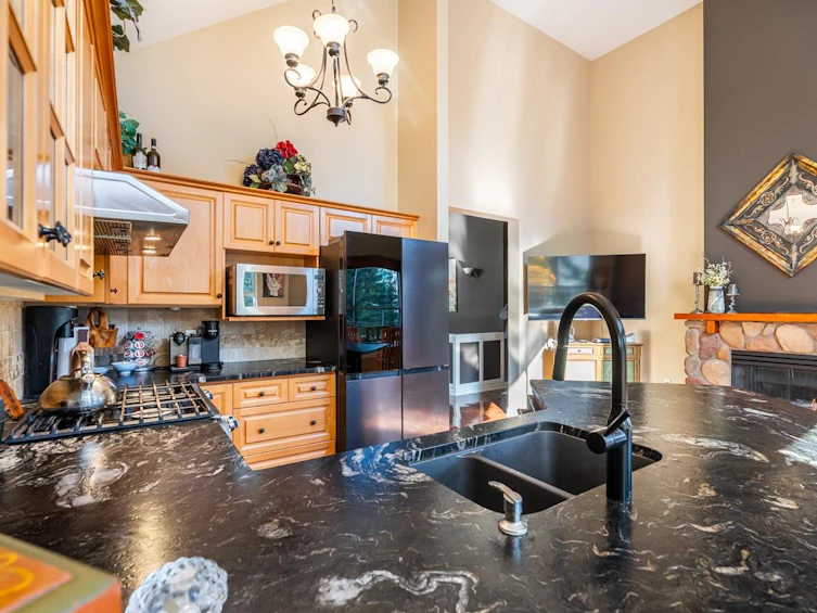 116-1465 Parkway Boulevard, Coquitlam, BC, V3E 3E6 - 12