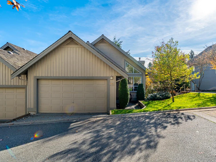 116-1465 Parkway Boulevard, Coquitlam, BC, V3E 3E6 - 2