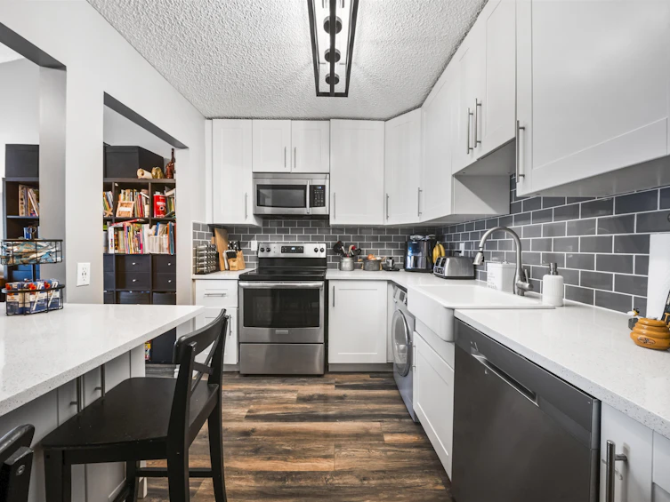 317-33400 Bourquin Place, Abbotsford, BC, V2S 5G3 - 3