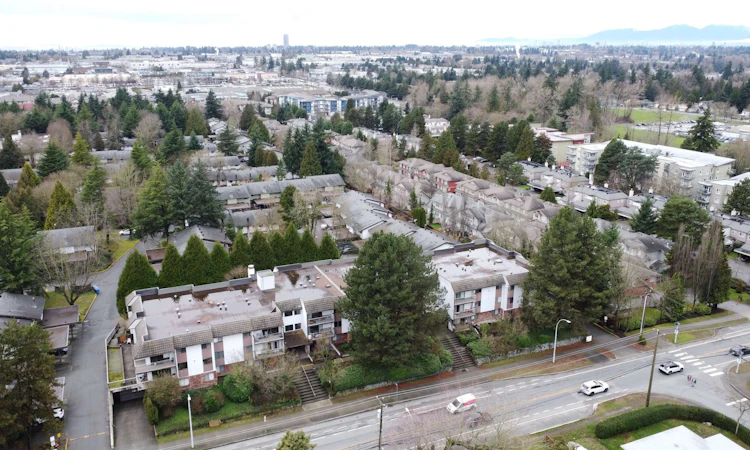 202-7473 140 Street