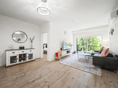 204-3182 Gladwin Road - 3