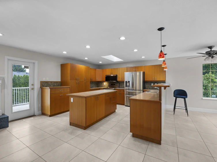 21105 River Road, Maple Ridge, BC, V2X 2A1 - 11