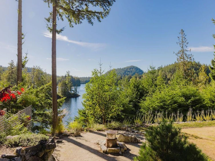 5090 Elliot Road, Pender Harbour Egmont, BC, V0N 1S1 - 2