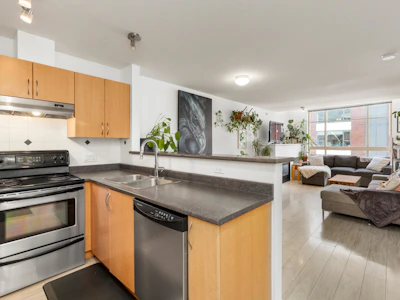 313-38003 Second Avenue - 5