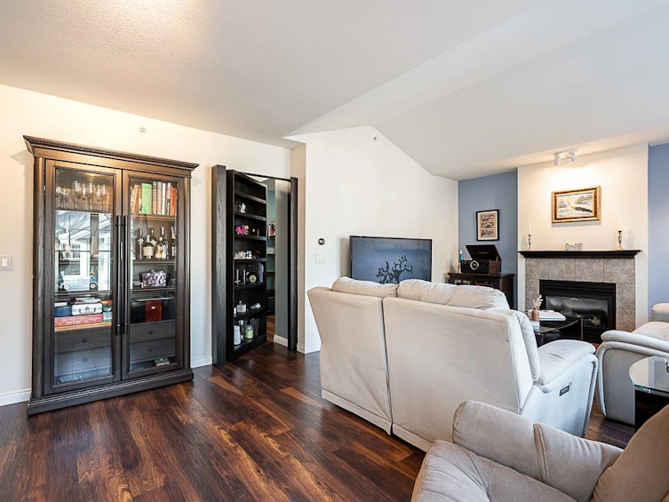 328-3000 Riverbend Drive, Coquitlam, BC, V3C 6R1 - 5