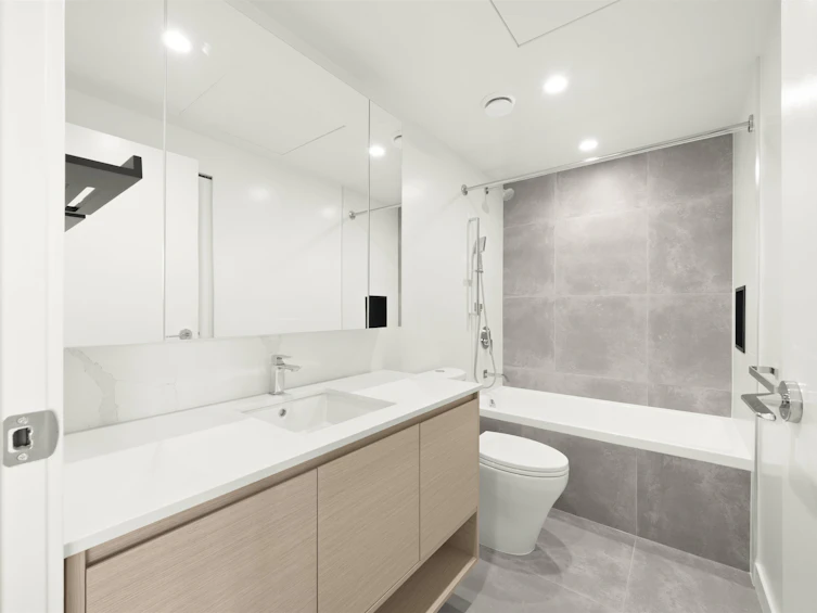3705-13745 George Junction, Surrey, BC, V3T 4Y3 - 11