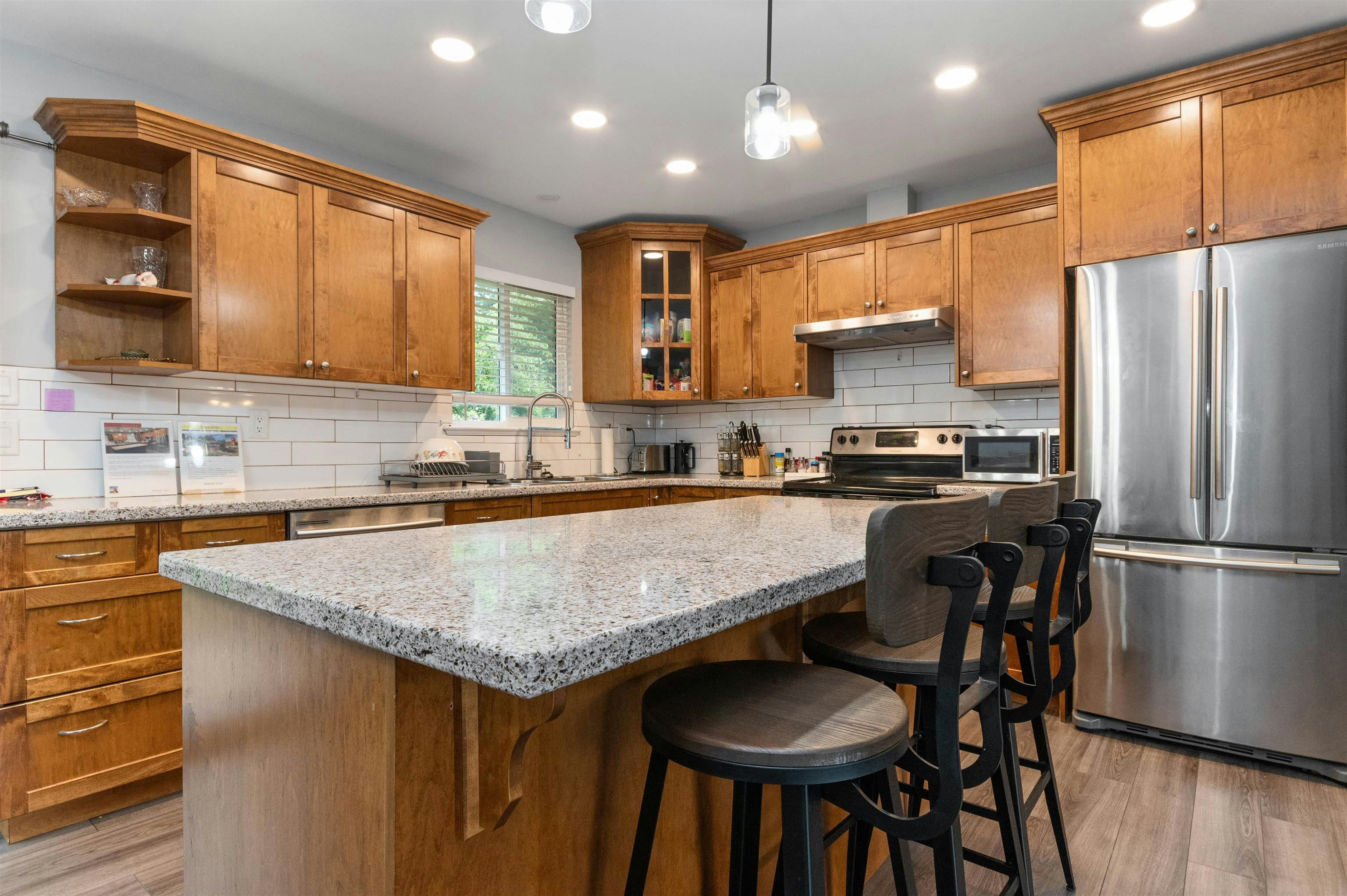 21111 Lakeview Crescent, Hope, BC, V0X 1L1