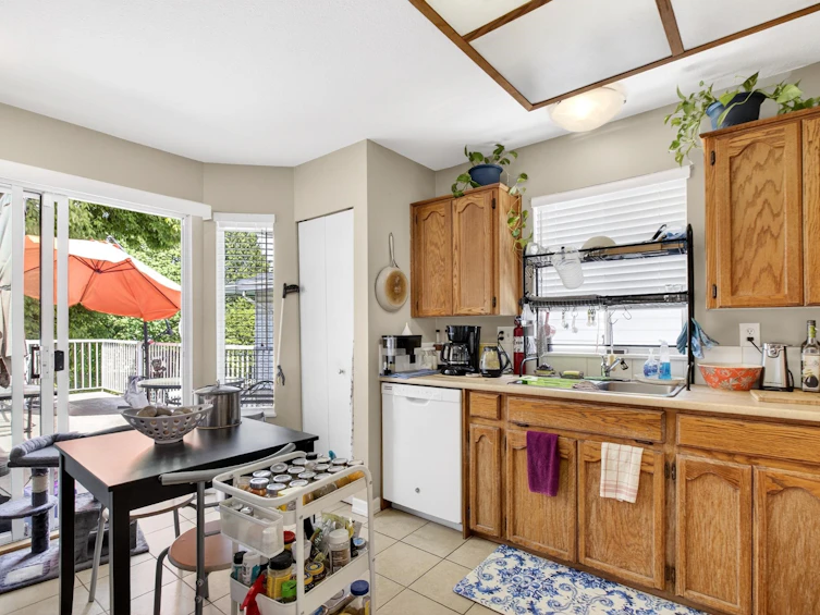 1941 Langan Avenue, Port Coquitlam, BC, V3C 1L1 - 11