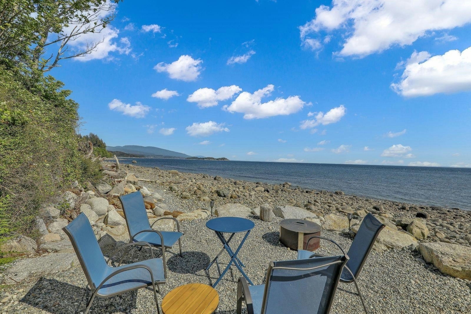 7811 Redrooffs Road, Halfmoon Bay, BC, V0N 1Y1