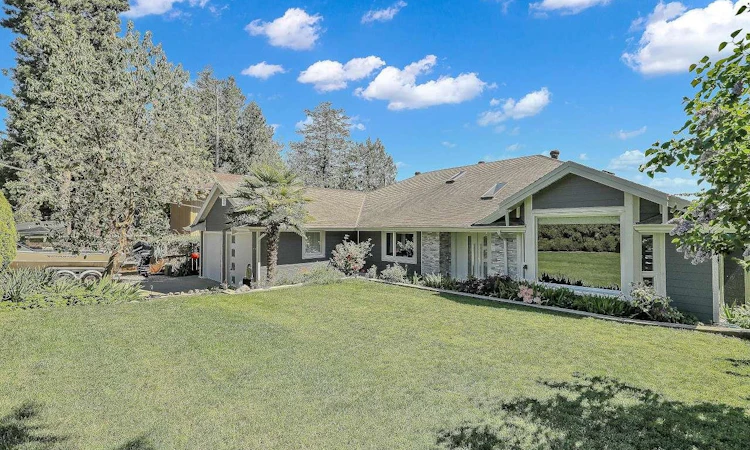 7811 Redrooffs Road