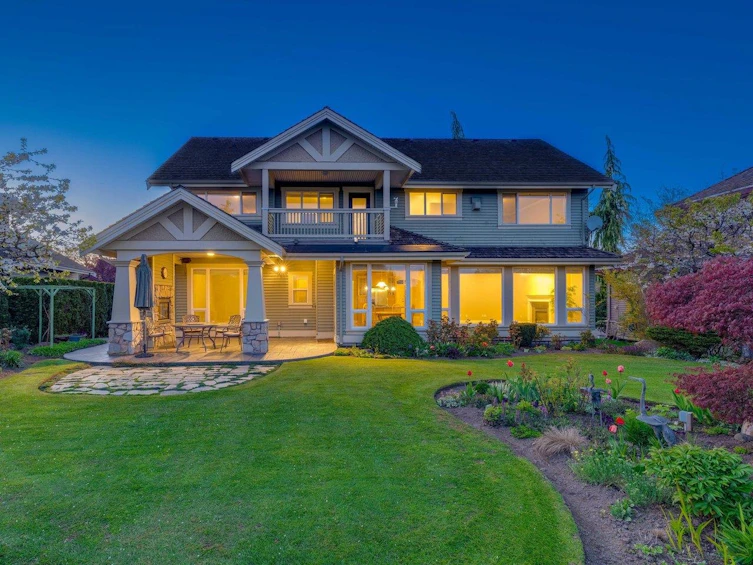 15736 38a Avenue, Surrey, BC, V3Z 0K8