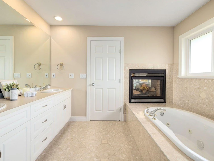 15736 38a Avenue, Surrey, BC, V3Z 0K8 - 24