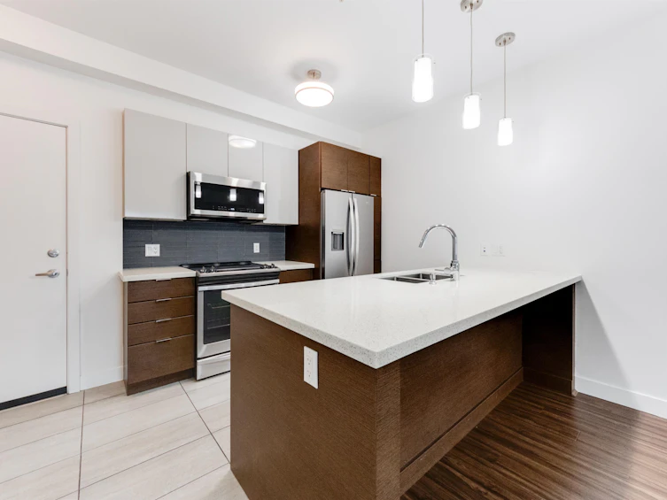 211-7727 Royal Oak Avenue, Burnaby, BC, V5J 4K2 - 6