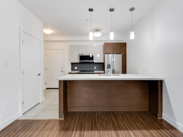 211-7727 Royal Oak Avenue, Burnaby, BC, V5J 4K2 - 7