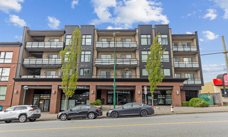 211-7727 Royal Oak Avenue