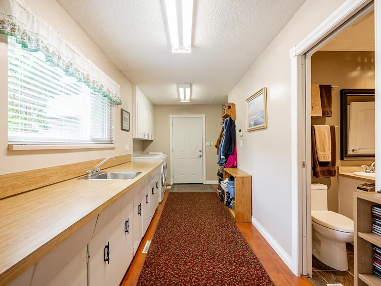 20571 46a Avenue, Langley, BC, V3A 3J7 - 29