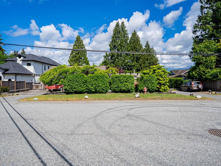 20571 46a Avenue, Langley, BC, V3A 3J7