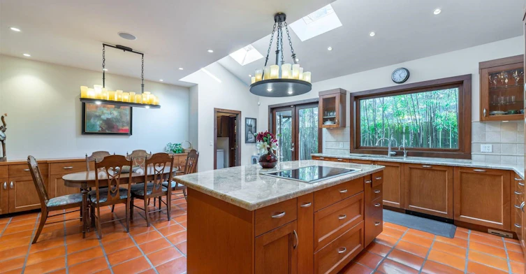 6785 W Boulevard Avenue, Vancouver, BC, V6P 5R8 - 6