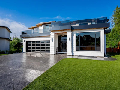 16577 29a Avenue - 3