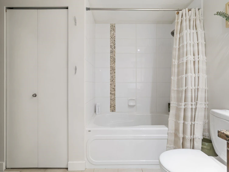 608-2228 W Broadway, Vancouver, BC, V6K 0B1 - 16