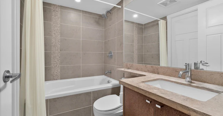 607-2978 Glen Drive, Coquitlam, BC, V3B 0C3 - 17