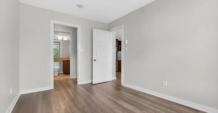 607-2978 Glen Drive, Coquitlam, BC, V3B 0C3 - 16