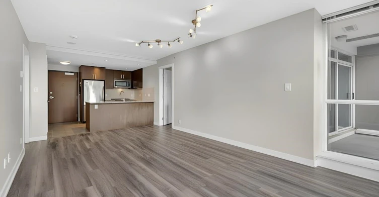 607-2978 Glen Drive, Coquitlam, BC, V3B 0C3 - 8