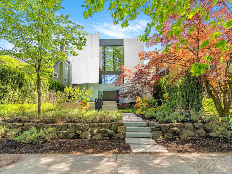 366 W 22nd Avenue, Vancouver BC V5Y 2G4