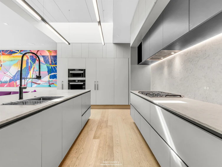 366 W 22nd Avenue, Vancouver, BC, V5Y 2G4 - 10