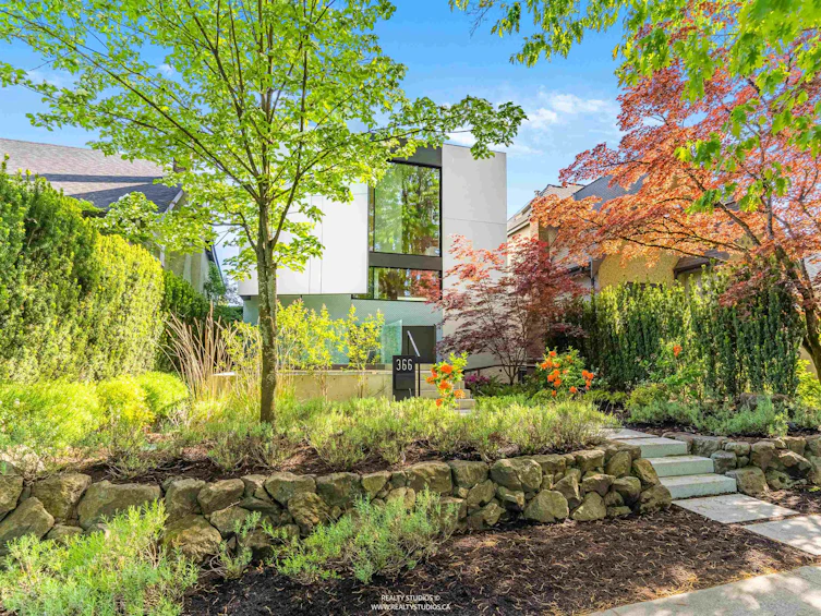 366 W 22nd Avenue, Vancouver, BC, V5Y 2G4 - 2