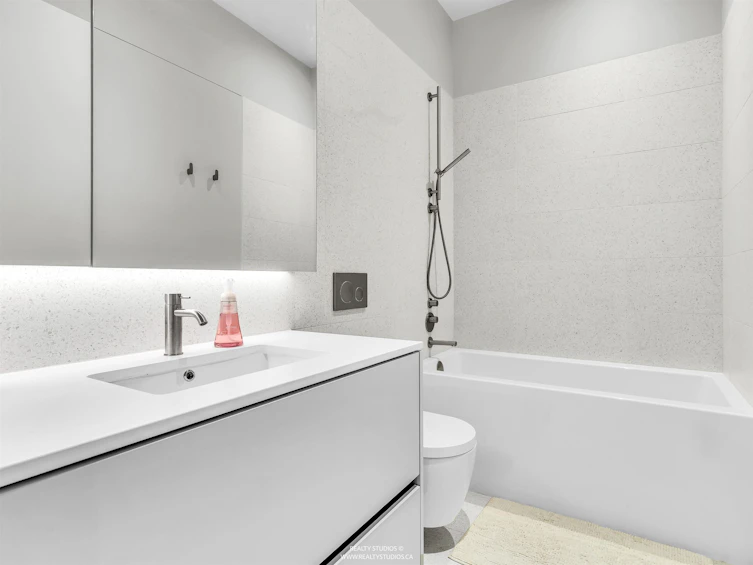 366 W 22nd Avenue, Vancouver, BC, V5Y 2G4 - 28
