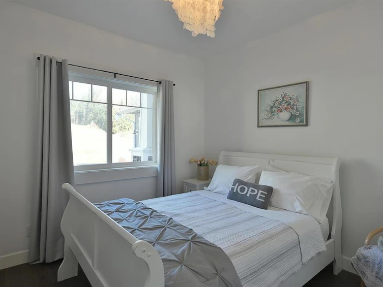 605 Woodland Avenue, Gibsons, BC, V0N 1V1 - 18