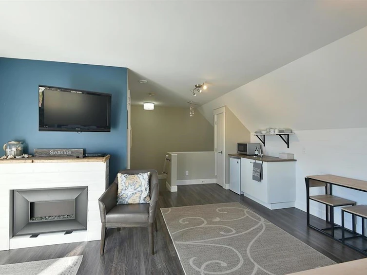 605 Woodland Avenue, Gibsons, BC, V0N 1V1 - 30
