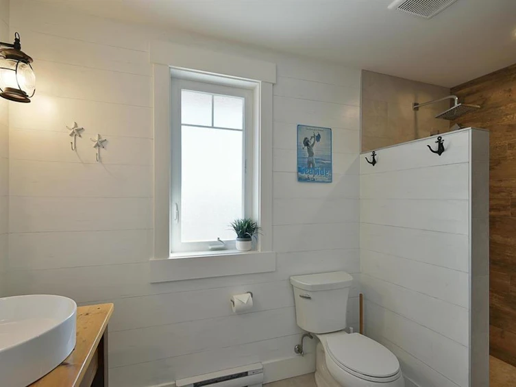 605 Woodland Avenue, Gibsons, BC, V0N 1V1 - 32