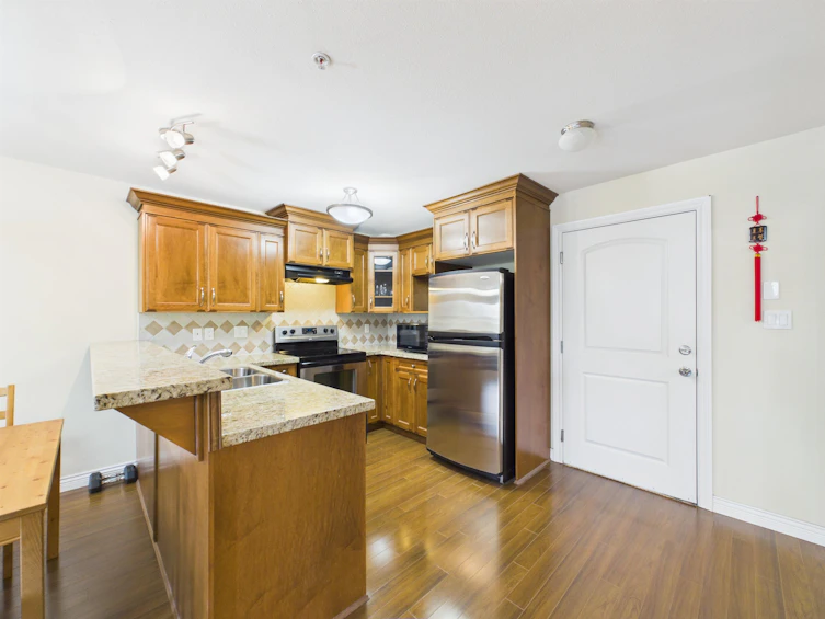 202-10289 133 Street, Surrey, BC, V3T 0B1 - 12