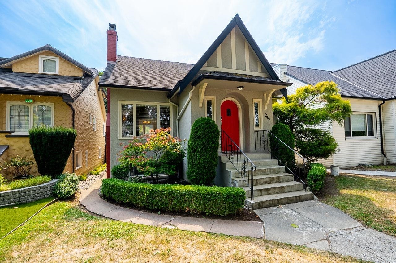 242 W 21st Avenue, Vancouver, BC, V5Y 2E5